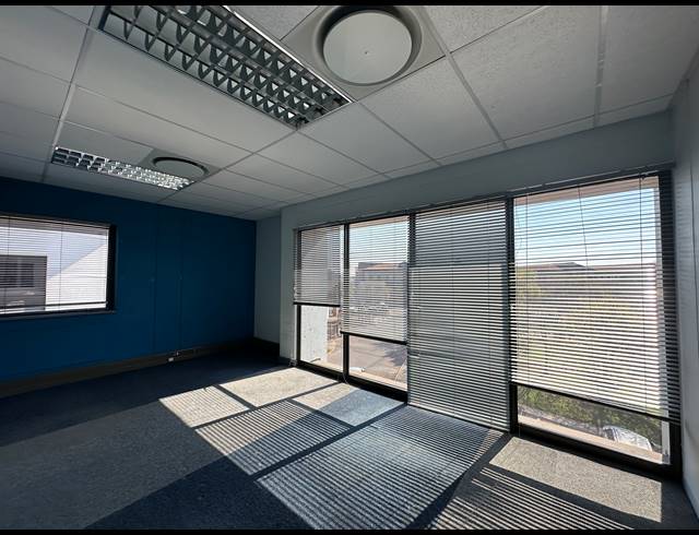 703M² OFFICE TO LET IN CENTURION CENTRAL